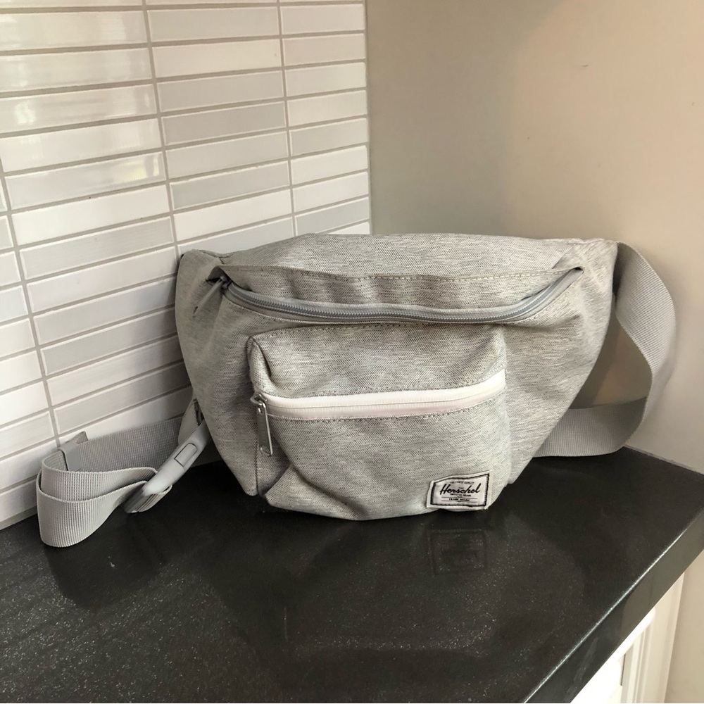 EUC Herschel unisex grey fanny pack